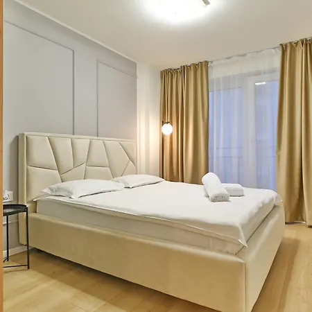 Ada Homes Coresi 304 Apartament